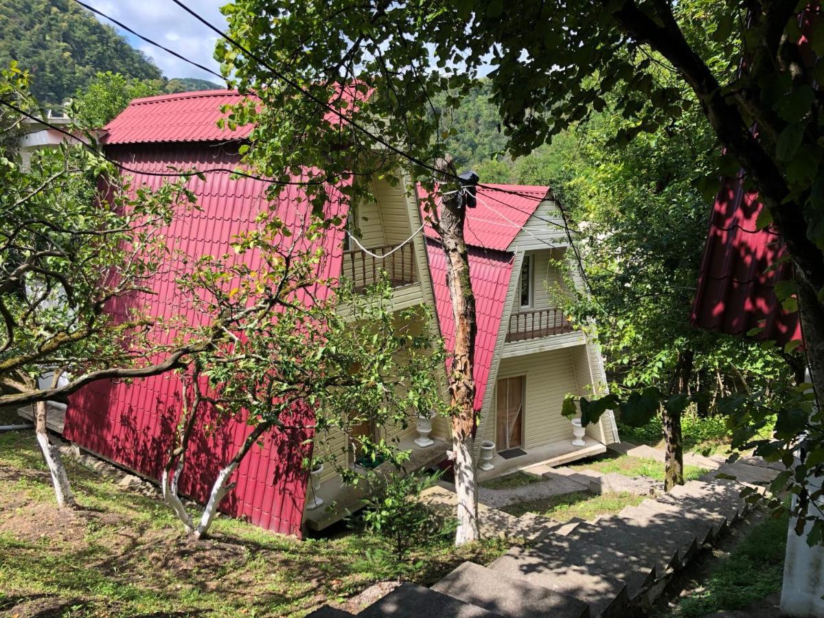Замок Орлиное Гнездо New Athos Esterno foto