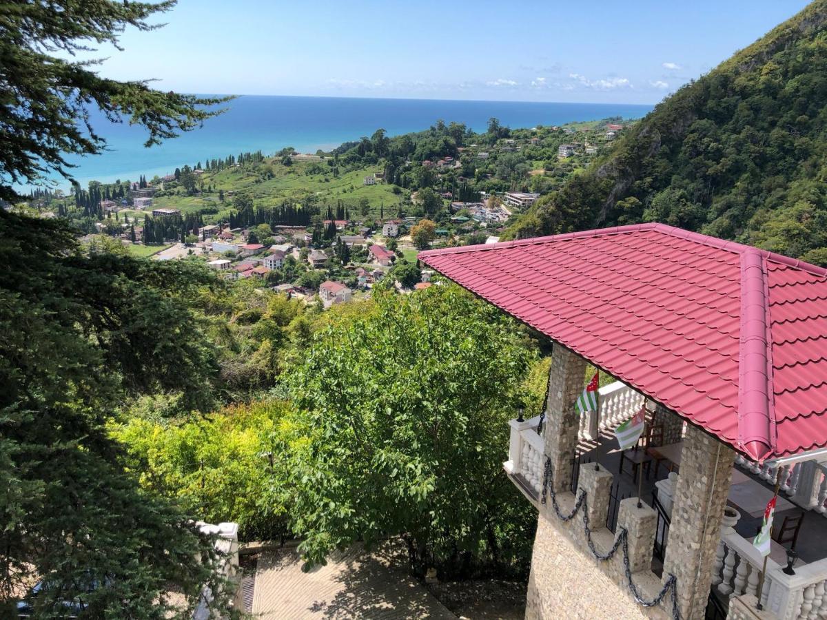 Замок Орлиное Гнездо New Athos Esterno foto